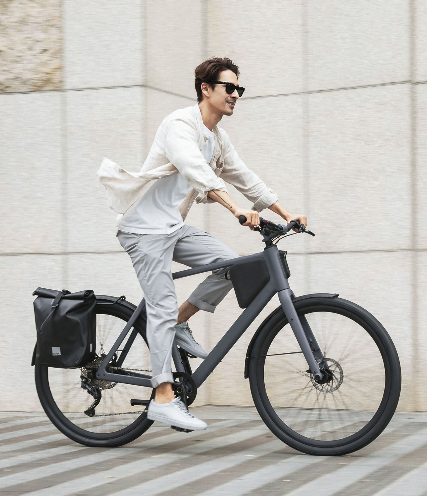 In der Stadt mit dem LEMMO urban e-bike fahren